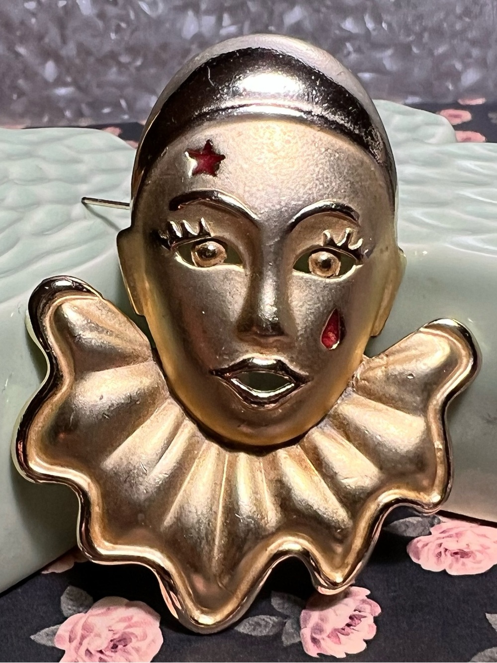 Korean Concert Star Harlequin Culture Performing Emotions Face Mask Brooch pin